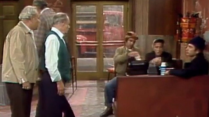 Archie Bunker's Place S1 E07 - Building the Restaurant