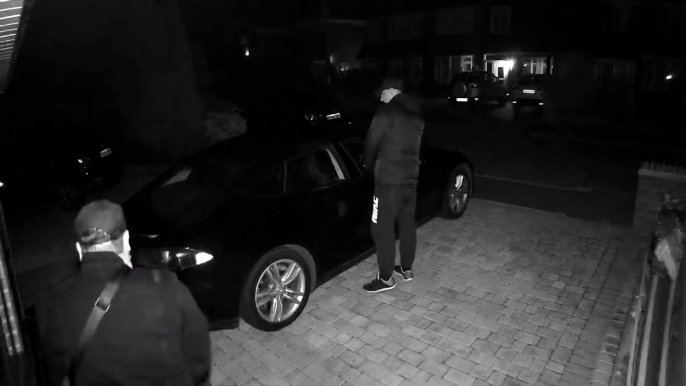 Tesla Model S Being Stolen (720p)