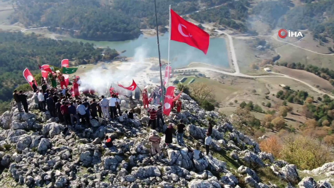 Türk Bayrağı zirvede dalgalandı