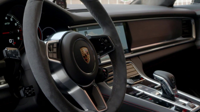 Porsche Panamera GTS Sport Turismo Interior Design in Carmine Red