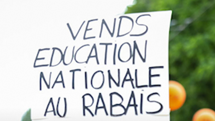 Après #PasDeVague, les enseignants vent debout contre les suppressions de postes