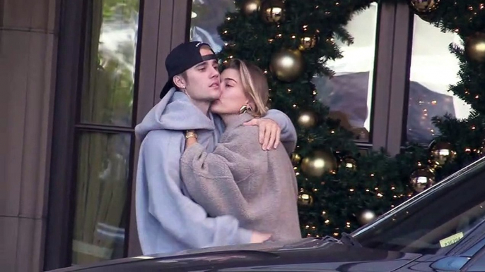 Hailey Baldwin LOVES Justin Bieber SO MUCH She CAN'T STOP Kissing Him! EXCLUSIVE