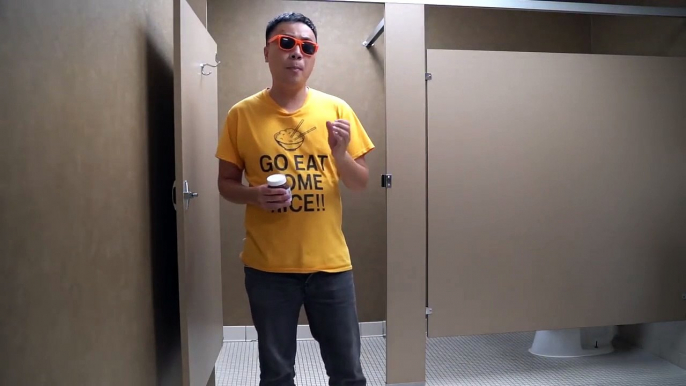 Wiping Poo on People in the Bathroom Prank!