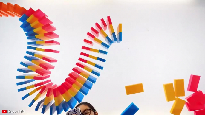 Meet The Domino Artist Behind These Amazing Chain Reactions