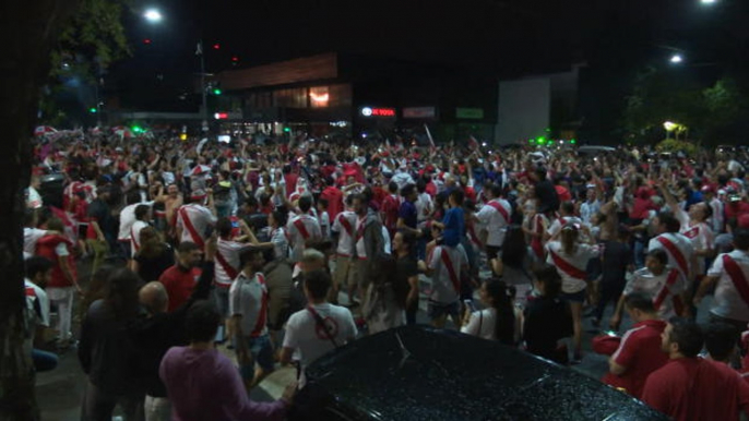 River fans flood El Monumental to celebrate Copa Lib triumph