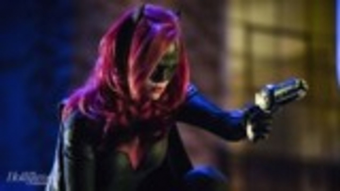 Batwoman Officially Makes Debut on CW's 'Arrow' | THR News