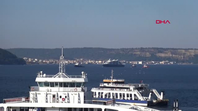 Çanakkale 5 Katlı Lüks Yat Çanakkale Boğazı'ndan Geçti