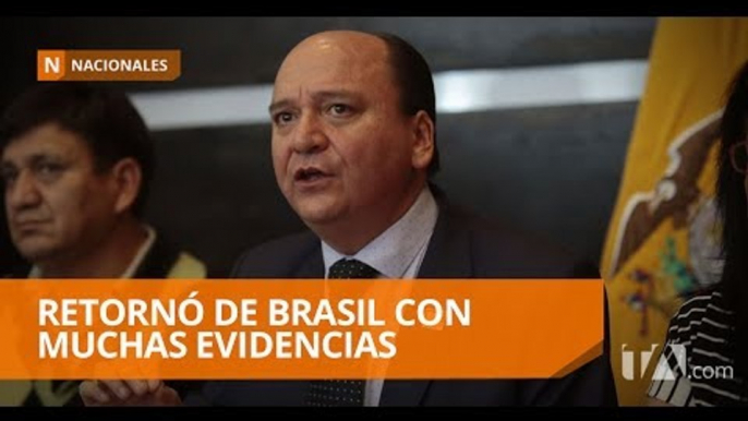 Carlos Baca Mancheno regresó de Brasil con tres anuncios  - Teleamazonas