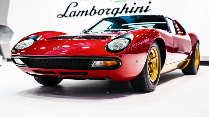 Lamborghini Polo Storico a Rétromobile Paris per svelare l’ultimo restauro, la Miura SV di Jean Todt