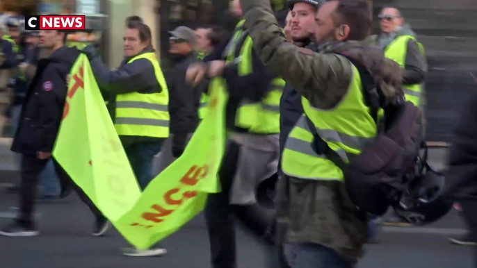 Immersion avec les gendarmes mobiles au cœur des manifestations des Gilets jaunes