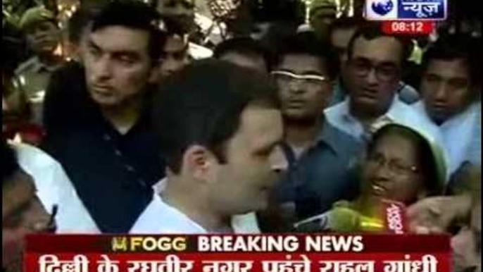 Rahul Gandhi meets street vendors in Delhi