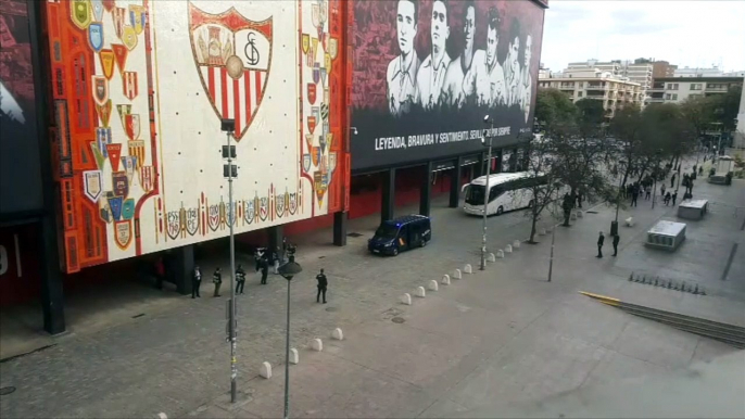 Sevilla-Slavia: Llegada del Slavia al Sánchez Pizjuán