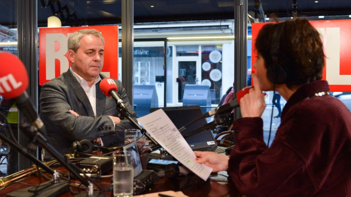 Xavier Bertrand répond aux auditeurs en direct de Soissons