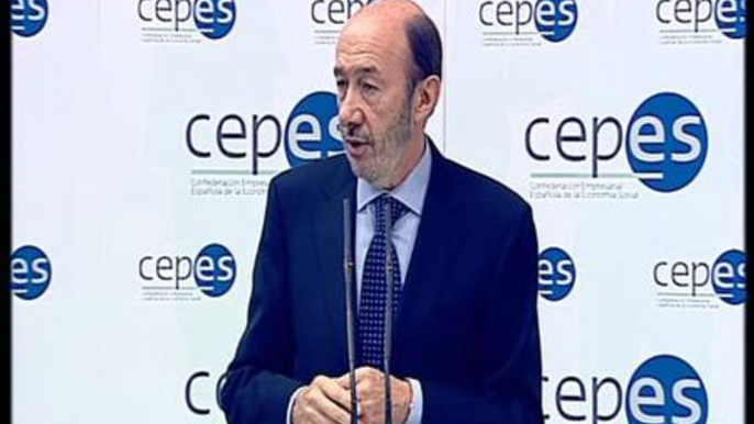 Rubalcaba asegura que no congelará las pensiones ni el sueldo de los funcionarios