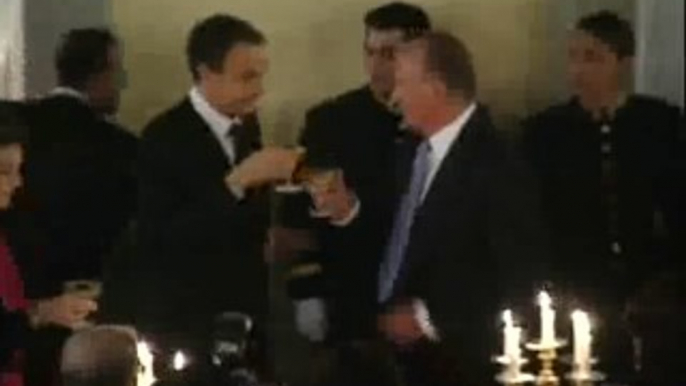 Zapatero dedica un brindis al rey por su cumpleaños