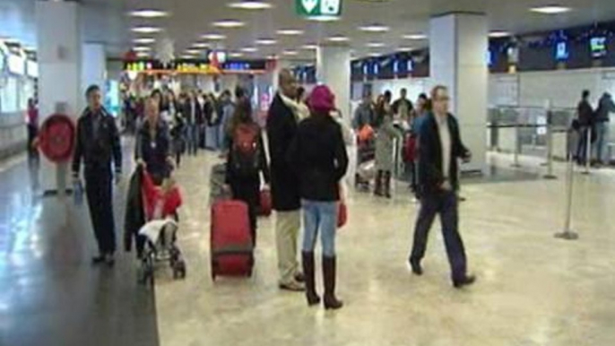 Los aeropuertos vuelven a la normalidad poco a poco