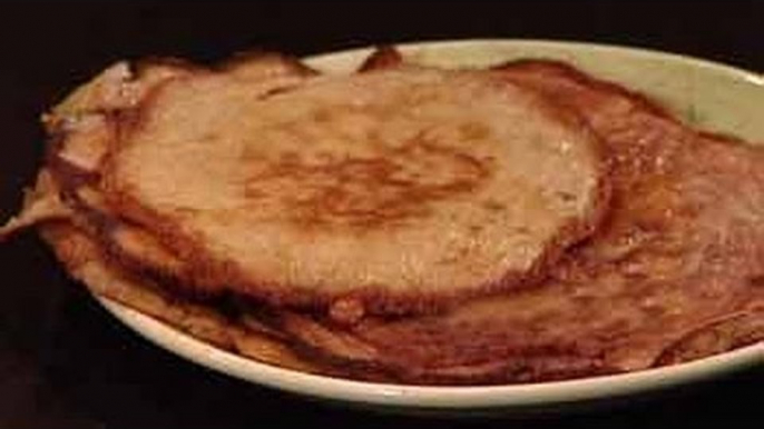 Watch recipe: Banana Pancakes