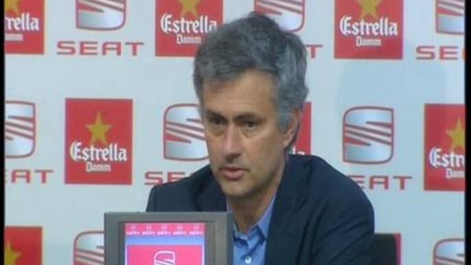 Mourinho a Cruyff: "Gracias, me gusta ser entrenador de títulos"