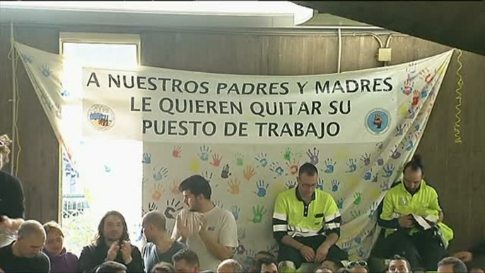 Los estibadores corean  "ni un paso atrás" mientras aceleran las negociaciones