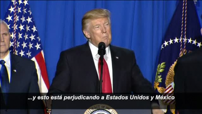 Trump da luz verde a la construcción del muro con México