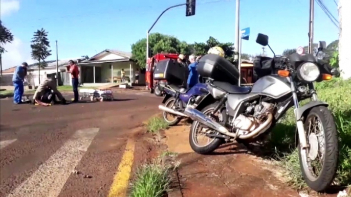 Jovem de 27 anos fica ferida em colisão entre motocicletas