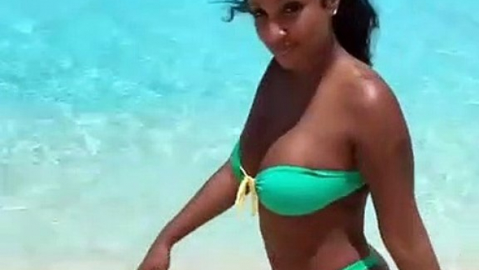 Bernice Burgos shows off her summer body