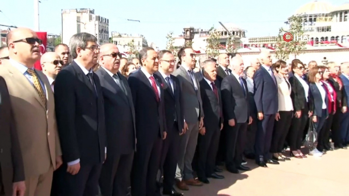 Taksim'de 19 Mayıs töreni