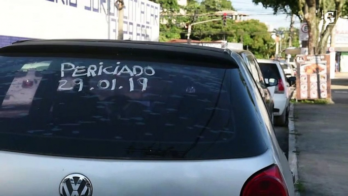 Carros apreendidos ocupam vagas e geram reclamação em Vila Velha