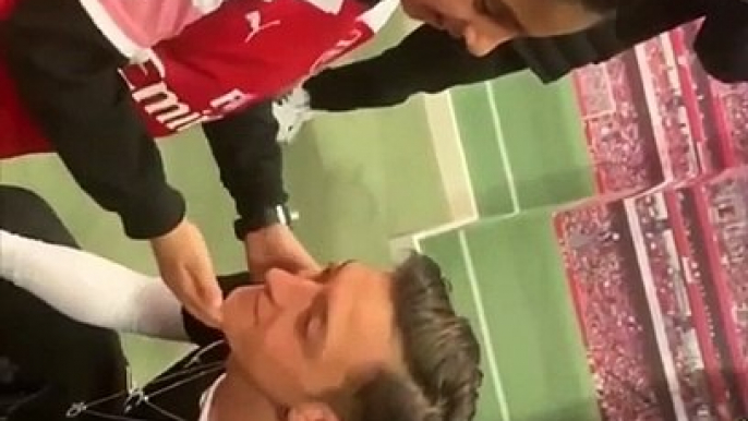 Arsenal news : Mesut Ozil makes blind Arsenal fans's day as youngster meets hero