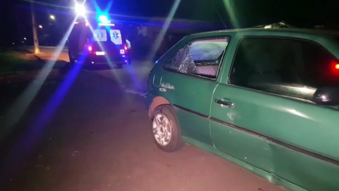 Acidente de trânsito envolvendo carro e moto deixa duas pessoas feridas no Bairro Floresta