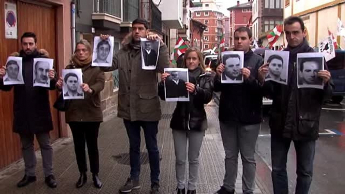 Un nuevo homenaje a un expreso de ETA crispa los ánimos del PP vasco en Durango