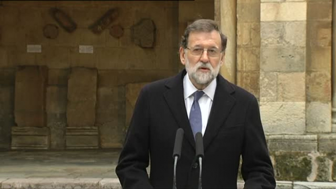 Rajoy a Puigdemont: "No hay ninguna alternativa a la ley porque España es una democracia"