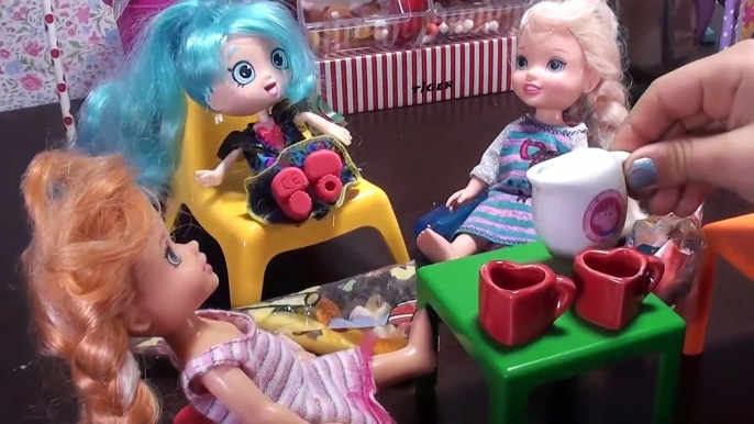 Elsa's birthday party with candy, presents, cake, confetti, Barbie episodes with Ladybug & Cat Noir