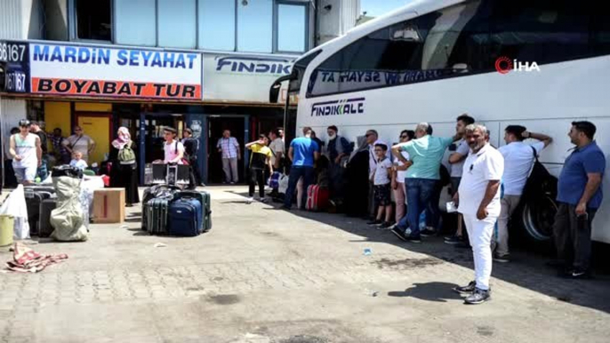 Otogarda gidiş yoğunluğu devam ediyor