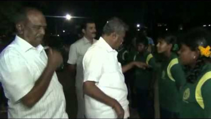 Tamil Nadu Sports Minister's strange way of motivating young hockey players