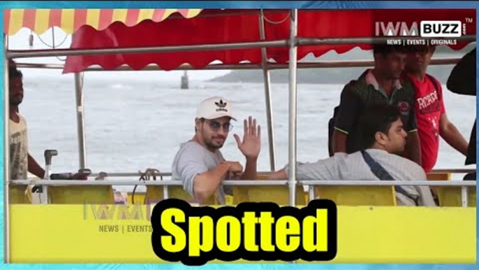 B-Town actor Sidharth Malhotra enjoys a boat ride