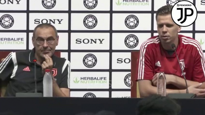 Conferenza stampa integrale SARRI e Szczesny pre JUVENTUS-INTER "Sul ruolo di CR7, Dybala falso nueve, De Ligt, Fascia capitano a Bonucci, le sigarette..." - ICC 2019 23.07.2019 - International Champions Cup