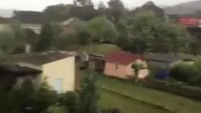 Les images de la tornade qui a fait de gros dégâts hier au nord de la Meurthe-et-Moselle avant de remonter vers le Luxembourg