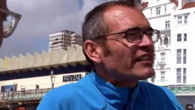 Can staring at seagulls stop them from taking your food?