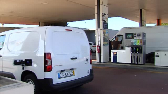 Las gasolineras de la frontera con Portugal desbordadas por la llegada de conductores para repostar