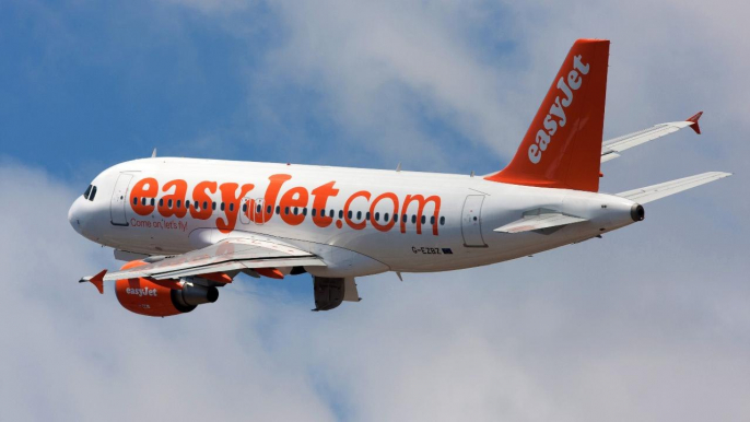 Off-duty Pilot on Vacation With His Family Saves Entire Flight From Major Delays by Offering to Fly the Plane Himself