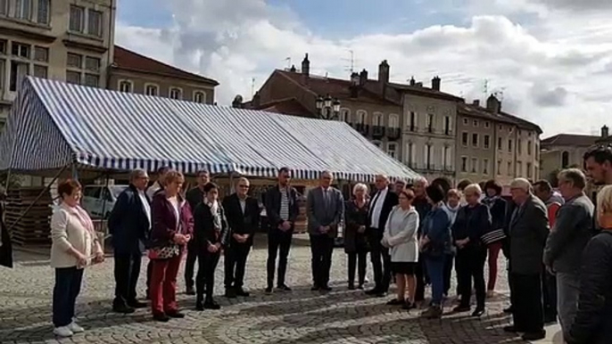 Pont-à-Mousson : une minute de silence en mémoire de Jacques Chirac