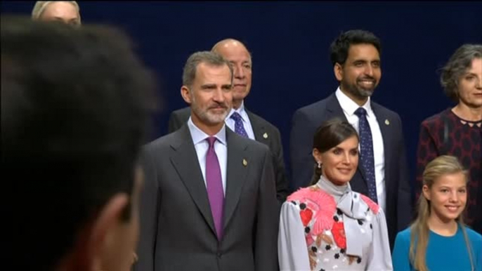 Los reyes, la princesa Leonor y la infanta Sofía reciben a los galardonados con los premios Princesa de Asturias