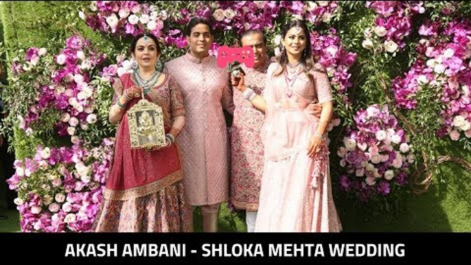 Akash Ambani Poses With Nita, Mukesh & Isha | Akash Ambani-Shloka Mehta Wedding 2019