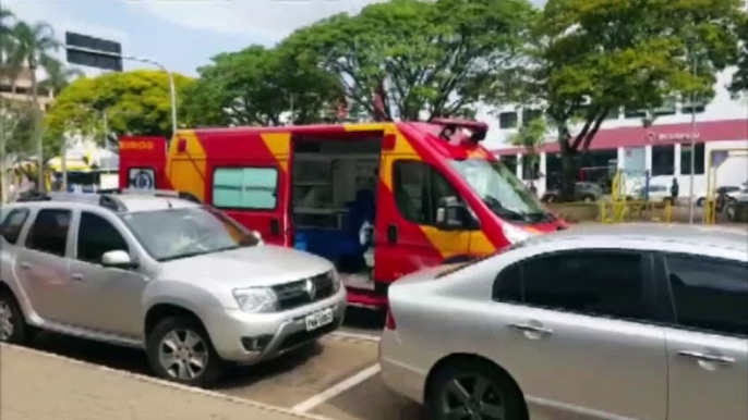 Idoso fica ferido após cair em escada na Região Central