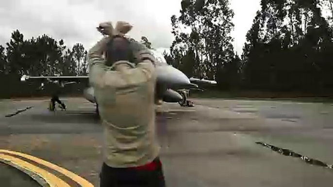 US Air Force - F-16 Fighting Falcons Taxi and Take-off