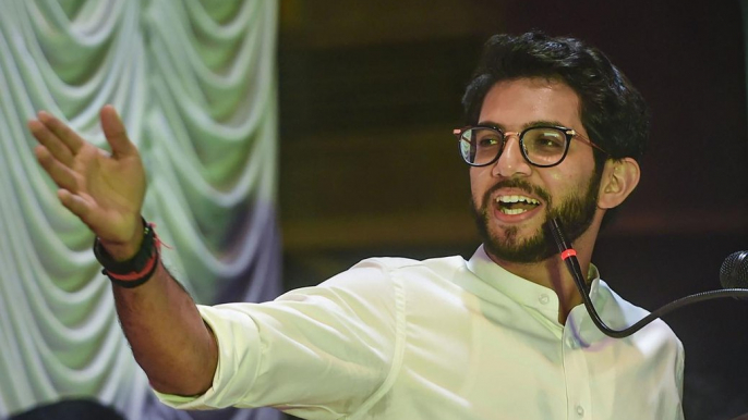 Aaditya Thackeray meets Shiv Sena MLAs staying at hotel in Mumbai