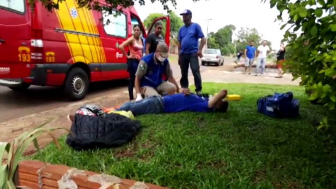 Motociclista é socorrido após se envolver em acidente no Cascavel Velho