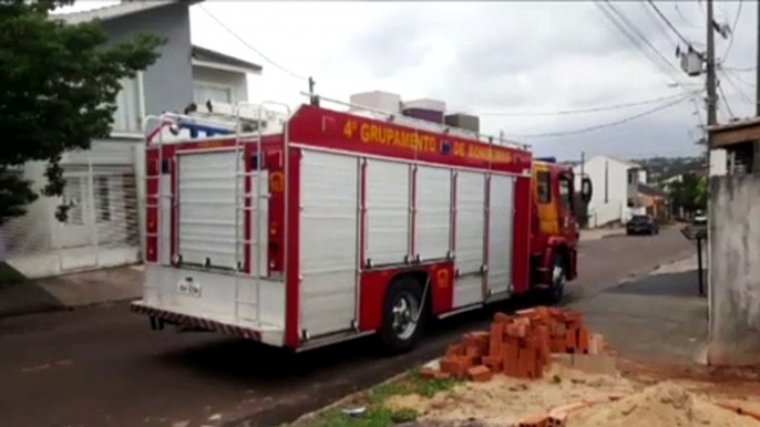 Resgate de cão mobiliza bombeiros ao Jardim Quebec