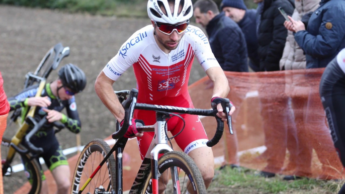 Cyclo-cross : Damien Mougel fait la passe de trois